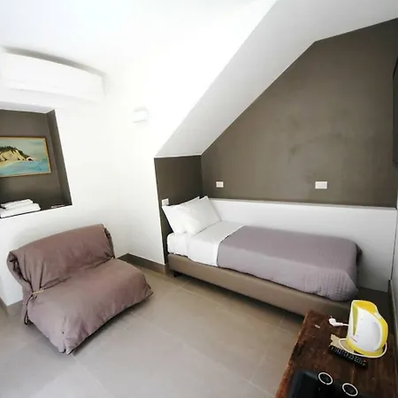 Maison d'hôtes Ral 7039 Numana